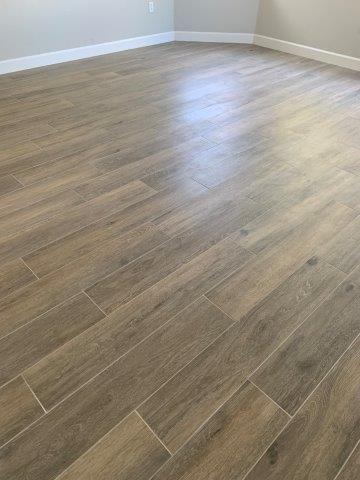 Rollins - 107933 - Viggo Roble 8in X 48in - Valencia Bonita 